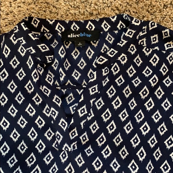 Blue diamond patterned blouse - Picture 2 of 4